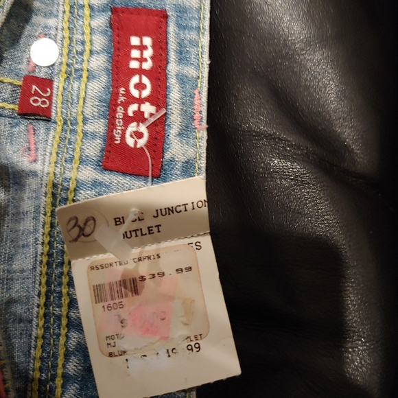 New Moto woman's Jean shorts - Picture 4 of 6